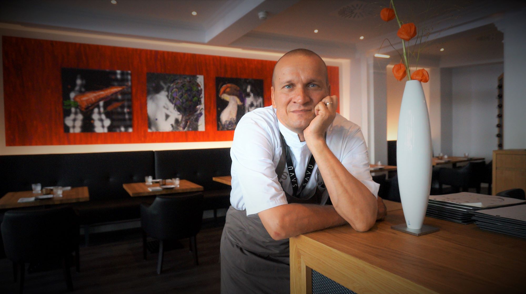 Michelin-kokki Sauli Kemppainen muutti Berliinistä Suomeen ja jatkaa  edesmenneen ystävänsä Matti Jämsénin BAD-lounasravintolakonseptin  kehittämistä | Viisi Tähteä