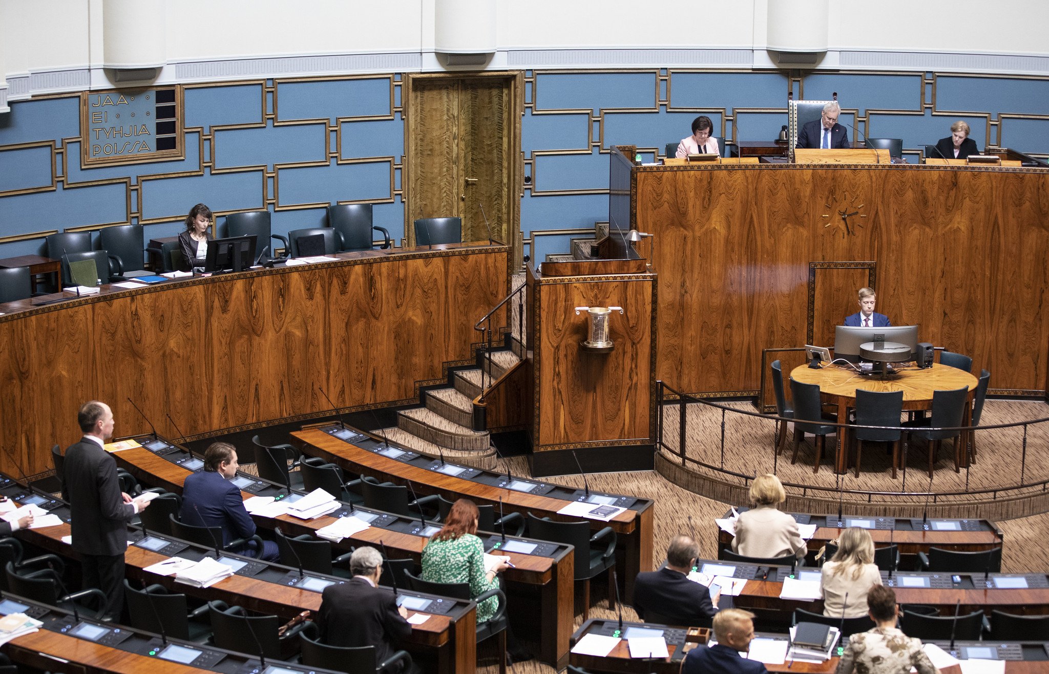 Eduskunta Päätti Ravintoloiden Avaamisesta - PAM Esittää Väliaikaista ...